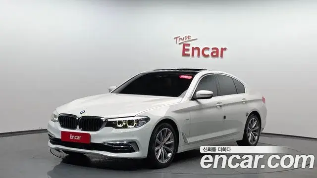 BMW 5 Series 2018 — Фото 11/20