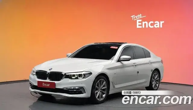 BMW 5 Series 2018 — Şəkil 2/34