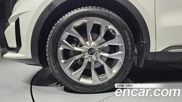 Kia Sorento 2020 — ფოტო 18/20
