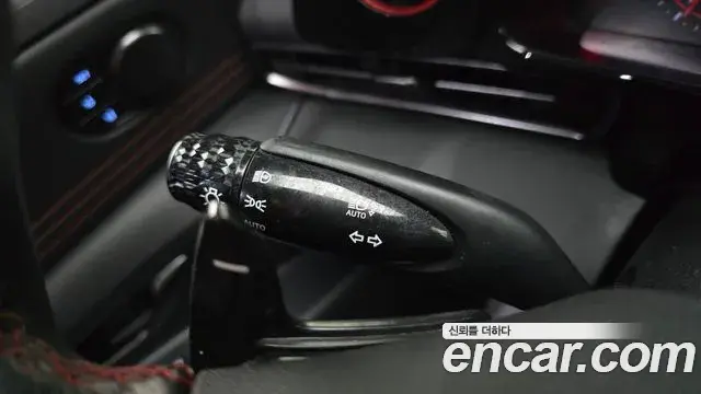 Hyundai The New Avante Hybrid 2021 — Photo 9/20