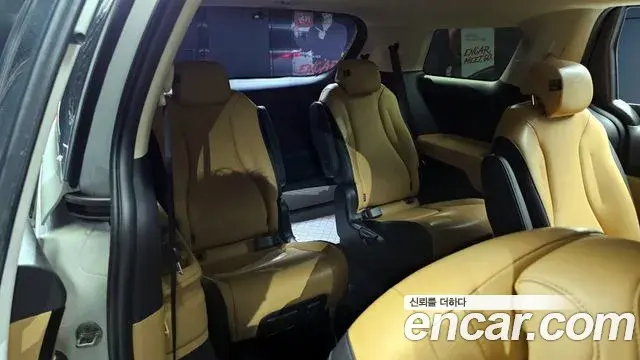 Kia Carnival 2021 — Фото 12/20