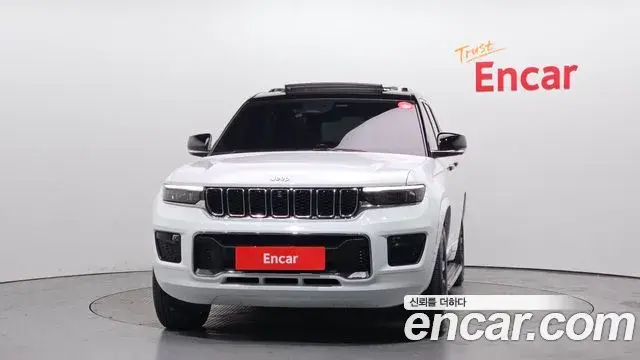 Jeep Grand Cherokee 2022 — Photo 17/20