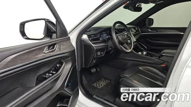 Jeep Grand Cherokee 2022 — Photo 1/20