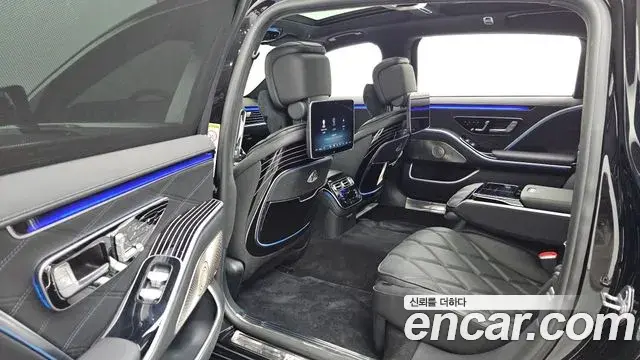 Mercedes-Benz S-Class 2023 — ფოტო 19/27