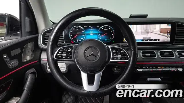 Mercedes-Benz GLE-Class 2022 — Photo 18/35