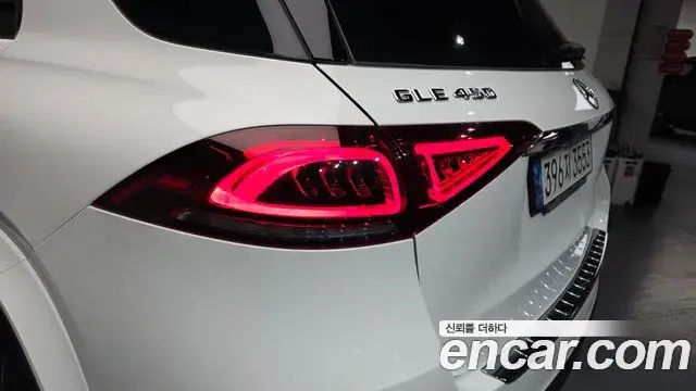 Mercedes-Benz GLE-Class 2022 — Photo 14/35