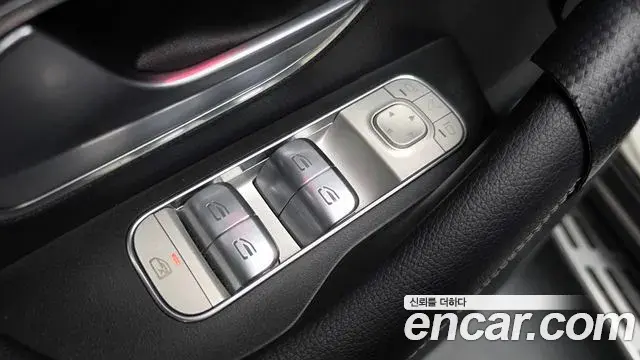 Mercedes-Benz GLE-Class 2022 — Photo 15/35