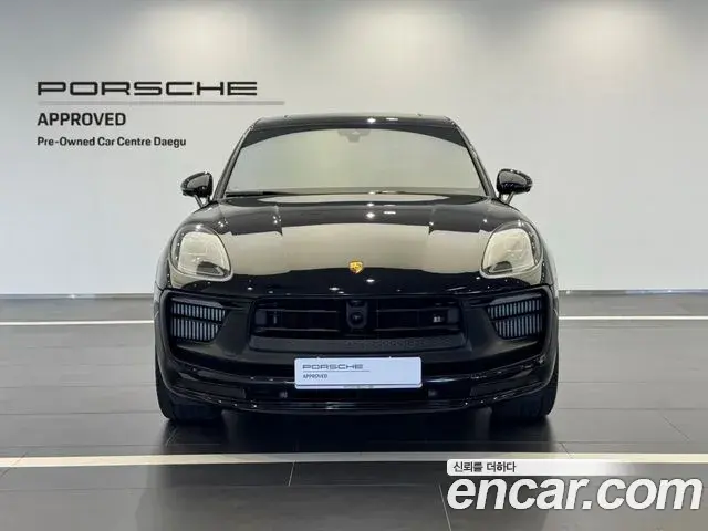 Porsche Macan 2022 — Photo 19/20