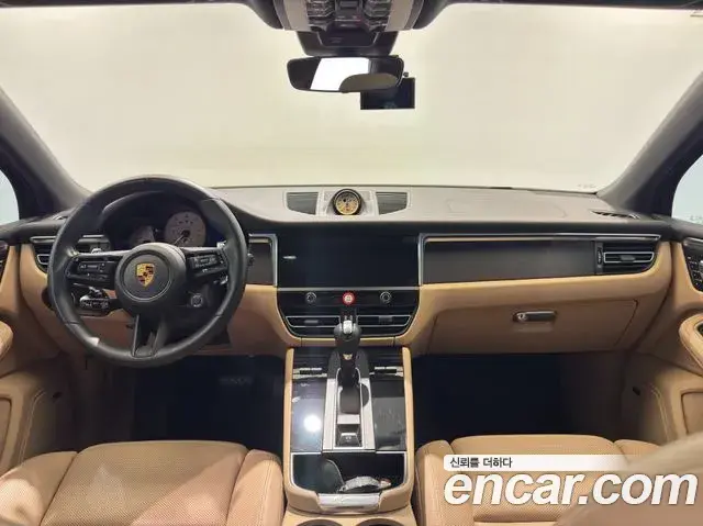 Porsche Macan 2022 — Photo 13/20