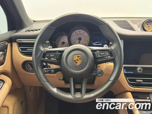 Porsche Macan 2022 — Photo 3/20