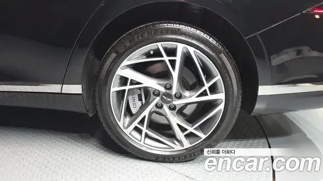 Genesis G90 2022 — Şəkil 28/37