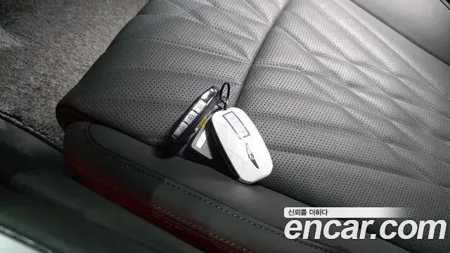 Genesis G90 2022 — Şəkil 17/37
