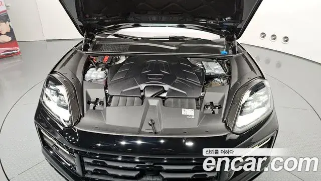 Porsche Cayenne 2024 — ფოტო 30/33