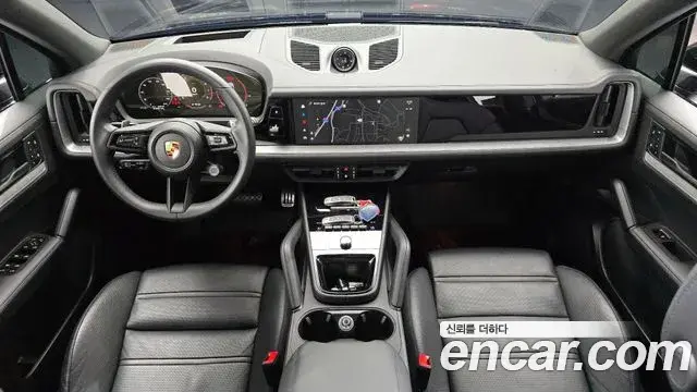 Porsche Cayenne 2024 — ფოტო 18/33