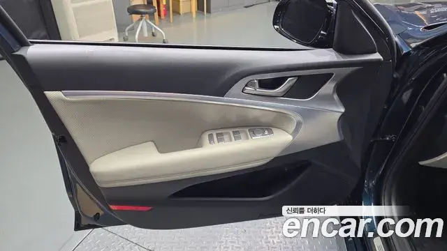 Genesis G70 2021 — Photo 29/30
