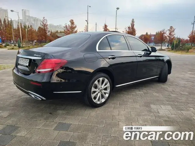 Mercedes-Benz E-Class 2020 — Şəkil 13/20