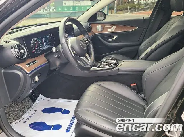 Mercedes-Benz E-Class 2020 — Şəkil 17/20