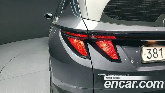 Hyundai Tucson Hybrid 2023 — Photo 9/32