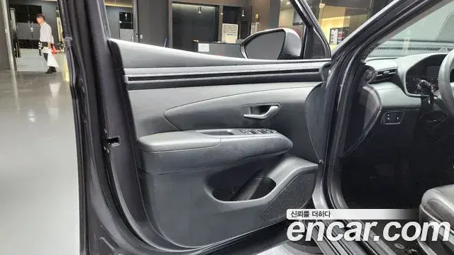 Hyundai Tucson Hybrid 2023 — Photo 16/32