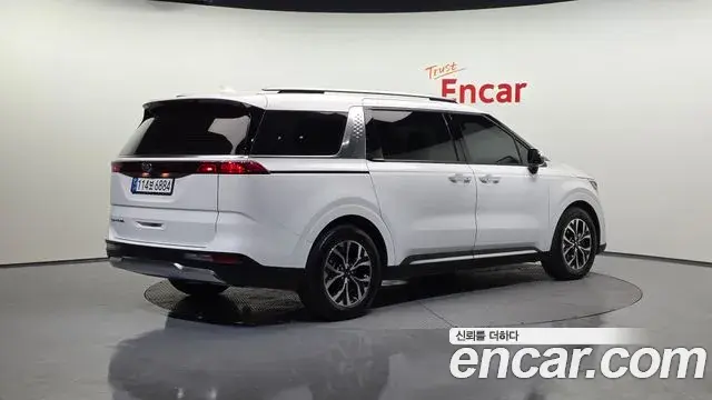 Kia Carnival 2021 — Photo 2/20