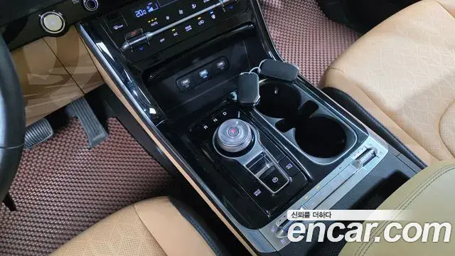 Kia Carnival 2021 — Photo 9/20