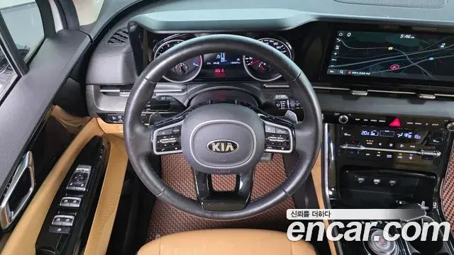Kia Carnival 2021 — Photo 13/20