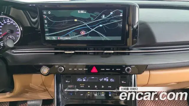 Kia Carnival 2021 — Photo 14/20