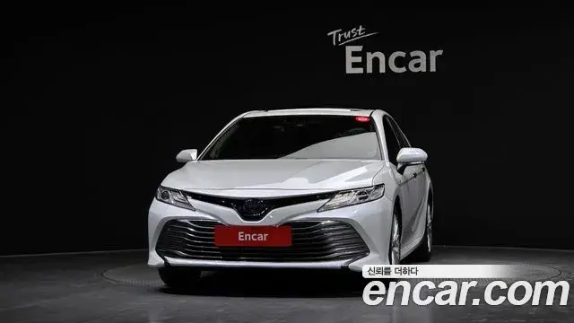Toyota Camry 2018 — Photo 17/20