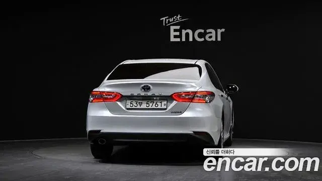 Toyota Camry 2018 — Photo 15/20