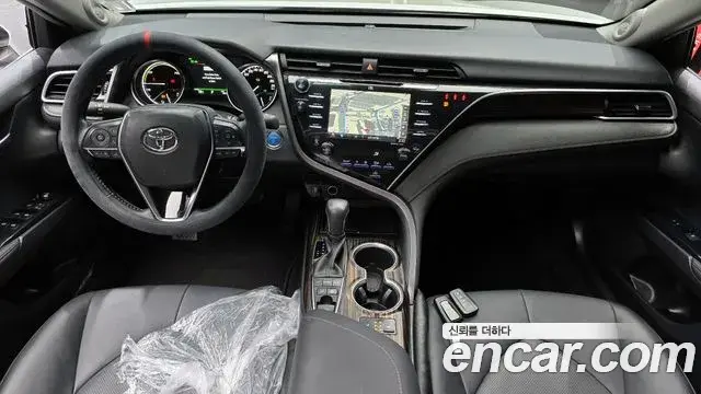 Toyota Camry 2018 — Photo 6/20