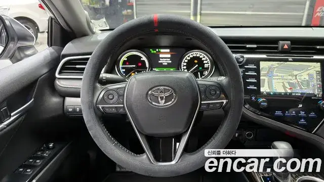 Toyota Camry 2018 — Photo 3/20