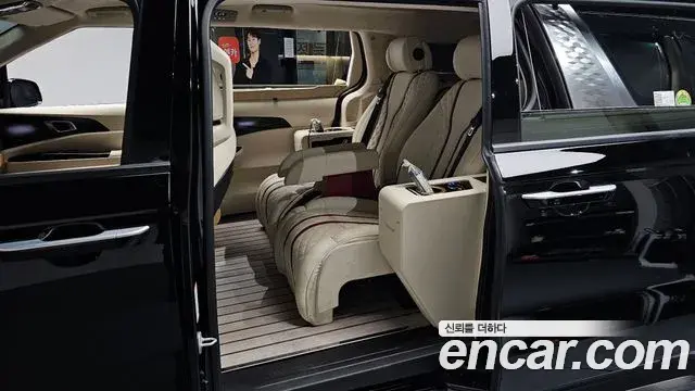 Kia Carnival 2022 — Photo 29/33