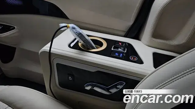 Kia Carnival 2022 — Photo 22/33