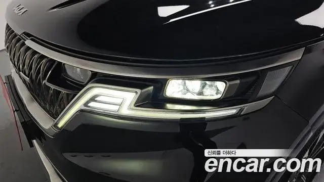 Kia Carnival 2022 — Photo 18/33