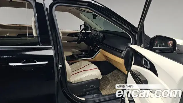 Kia Carnival 2022 — Photo 11/33