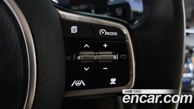 Kia Carnival 2022 — Photo 31/33