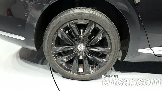Volkswagen Arteon 2018 — ფოტო 11/20