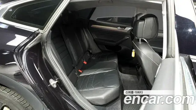 Volkswagen Arteon 2018 — ფოტო 19/20