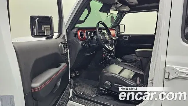 Jeep Wrangler 2021 — Photo 7/20