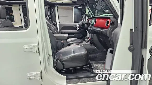 Jeep Wrangler 2021 — Photo 11/20