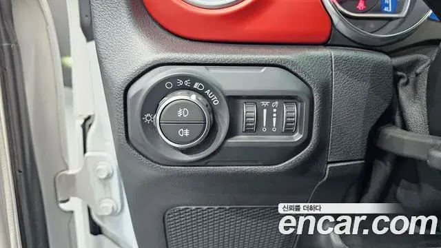 Jeep Wrangler 2021 — Photo 1/20