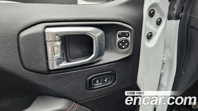 Jeep Wrangler 2021 — Photo 5/20
