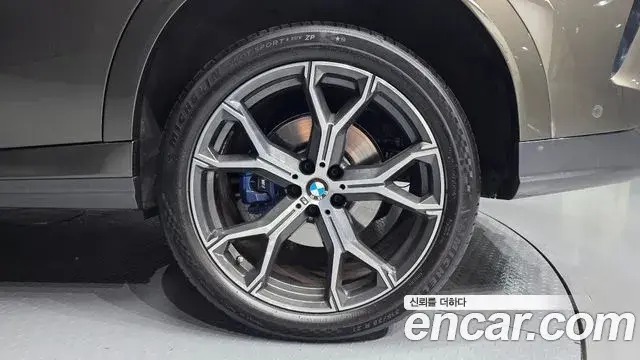 BMW X6 2022 — Şəkil 26/31