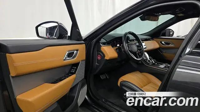 Land Rover Range Rover Velar 2022 — Şəkil 27/33
