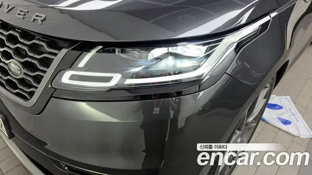 Land Rover Range Rover Velar 2022 — Şəkil 8/33