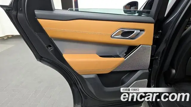 Land Rover Range Rover Velar 2022 — Şəkil 24/33
