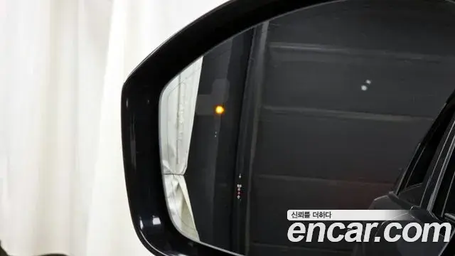 Land Rover Range Rover Velar 2022 — Şəkil 12/33