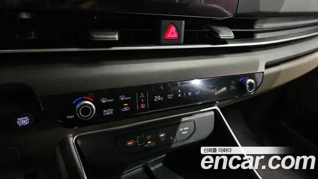 Kia Carnival 2024 — Şəkil 7/20