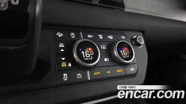 Land Rover Defender 2020 — Şəkil 18/33