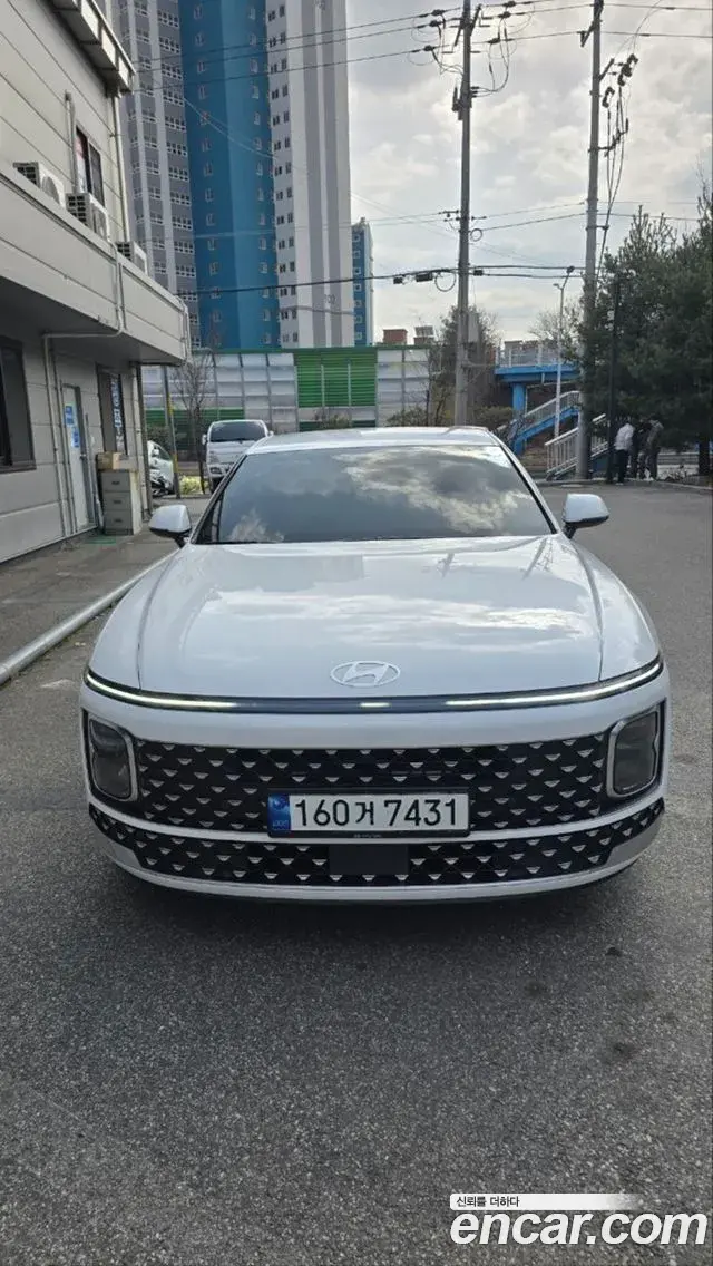 Hyundai Grandeur Hybrid 2023 — ფოტო 5/20